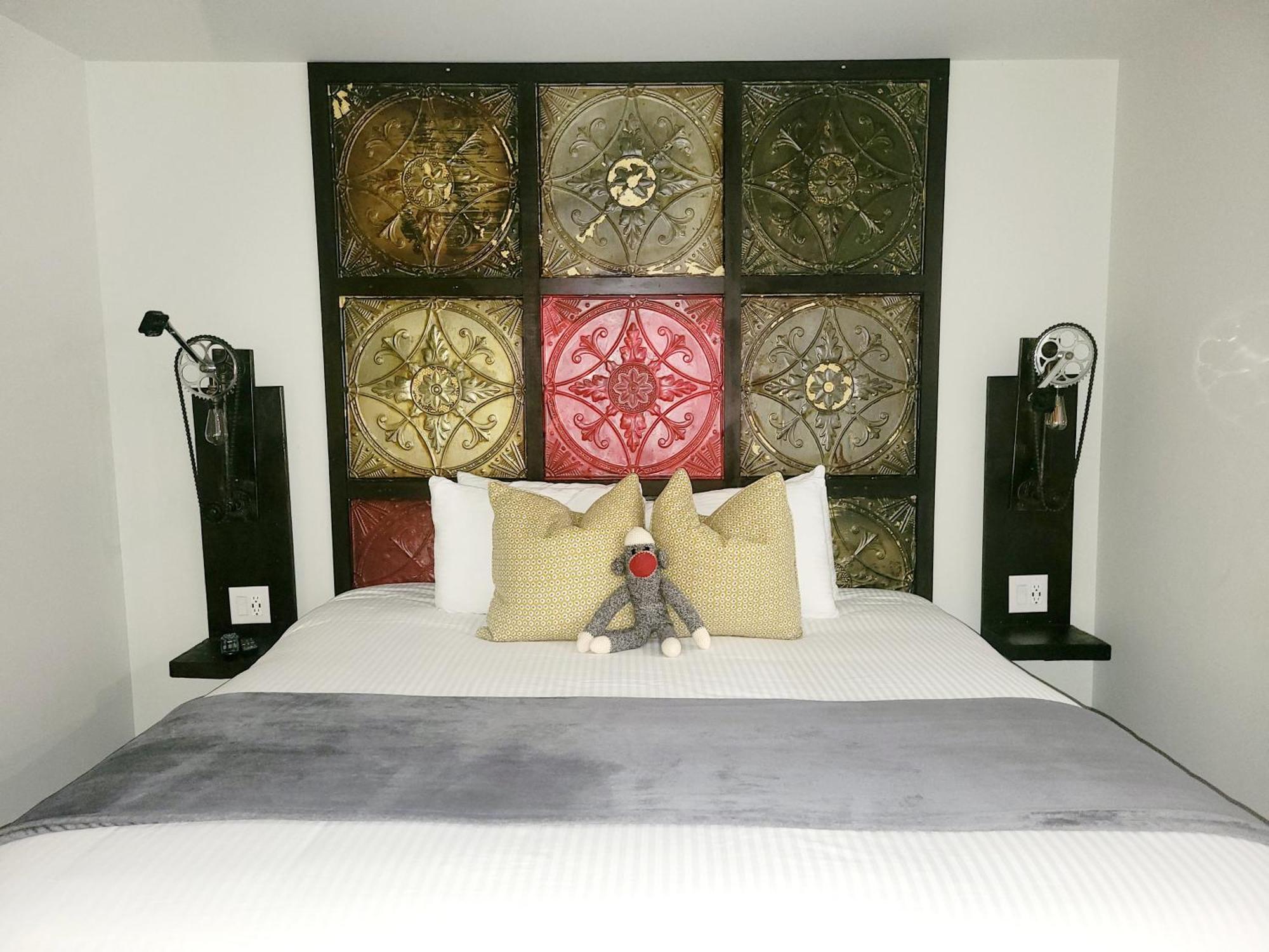 Heart & Hops Brewery Suites Kingsville Exteriör bild