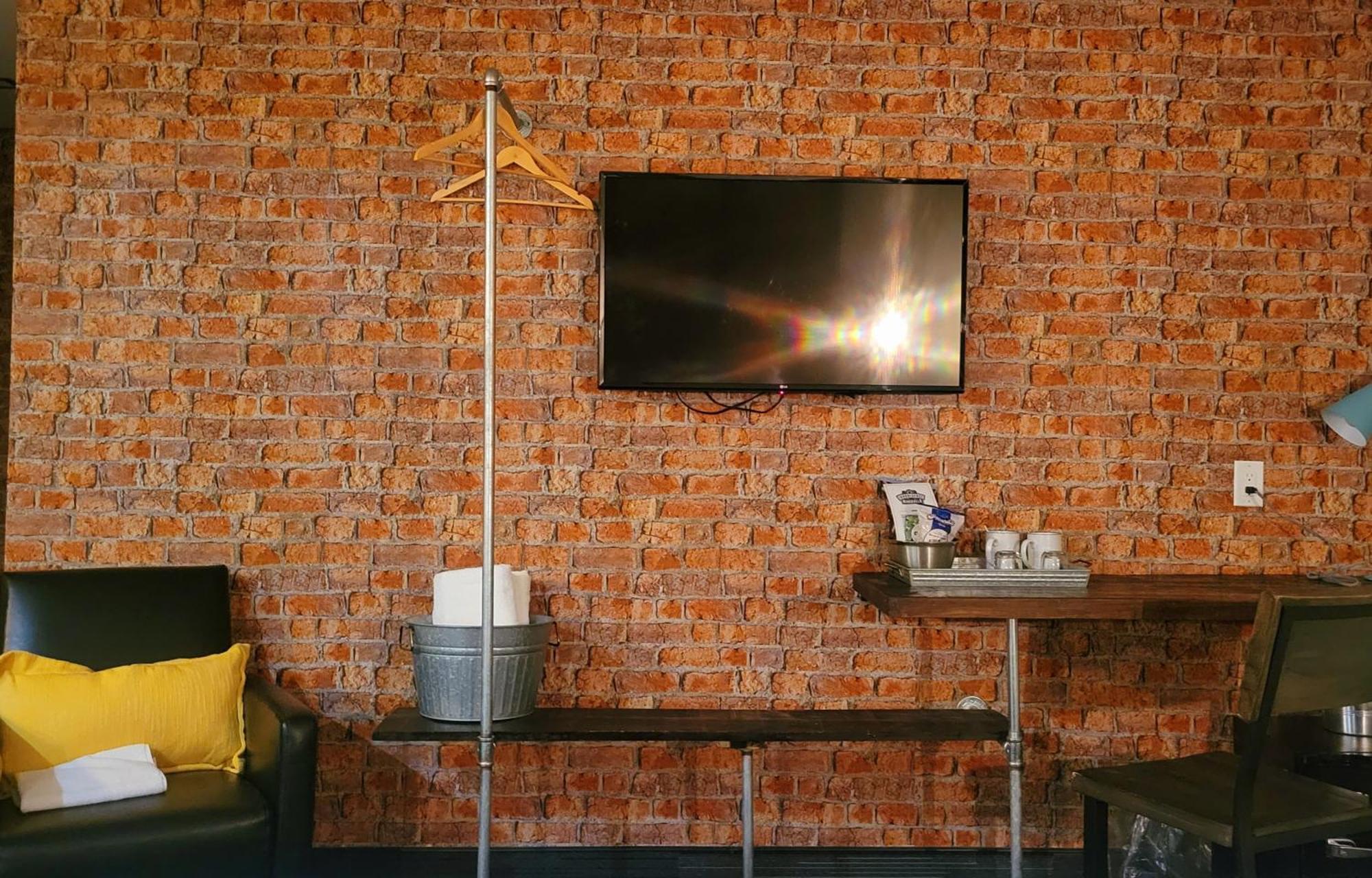 Heart & Hops Brewery Suites Kingsville Exteriör bild