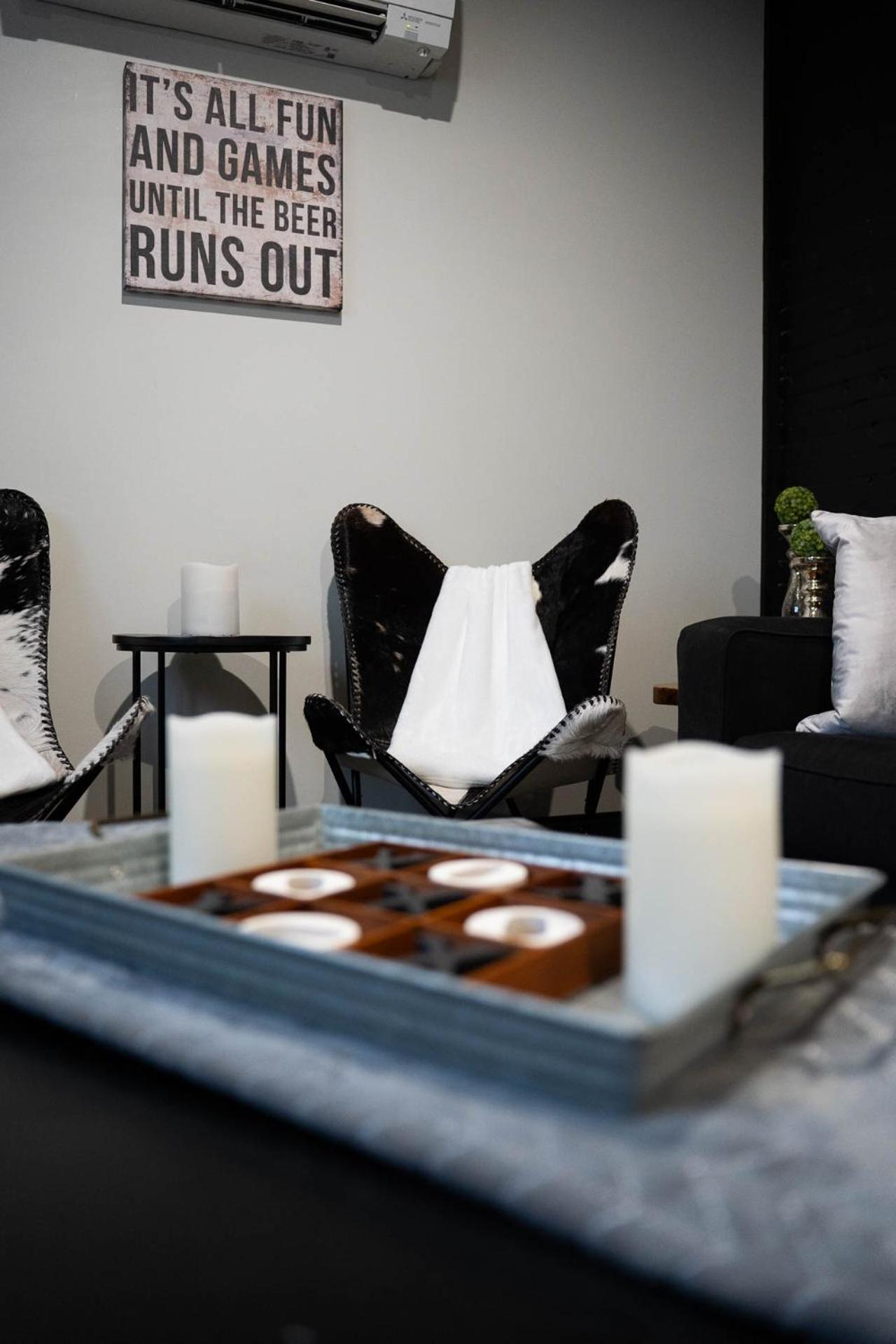 Heart & Hops Brewery Suites Kingsville Exteriör bild