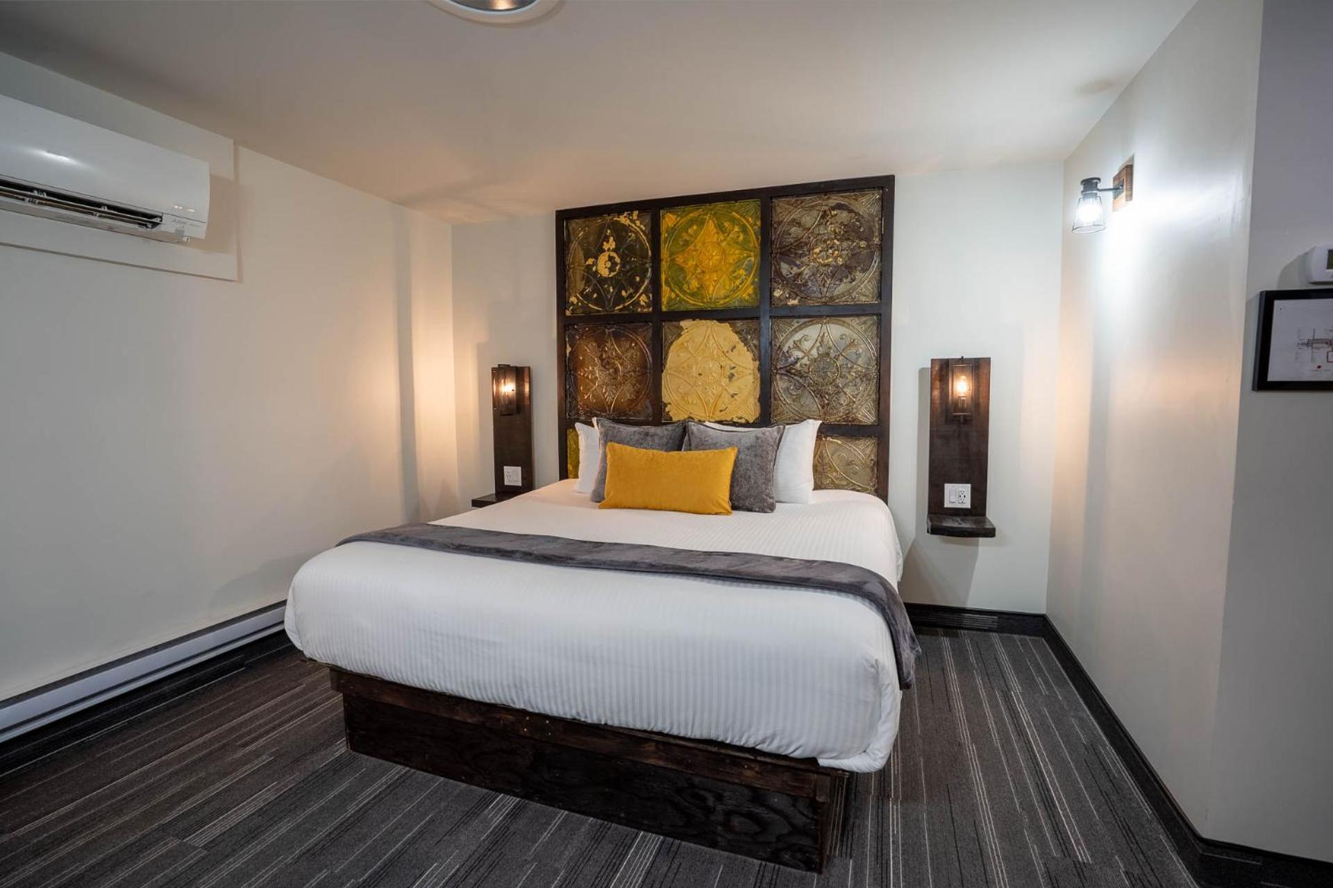 Heart & Hops Brewery Suites Kingsville Exteriör bild