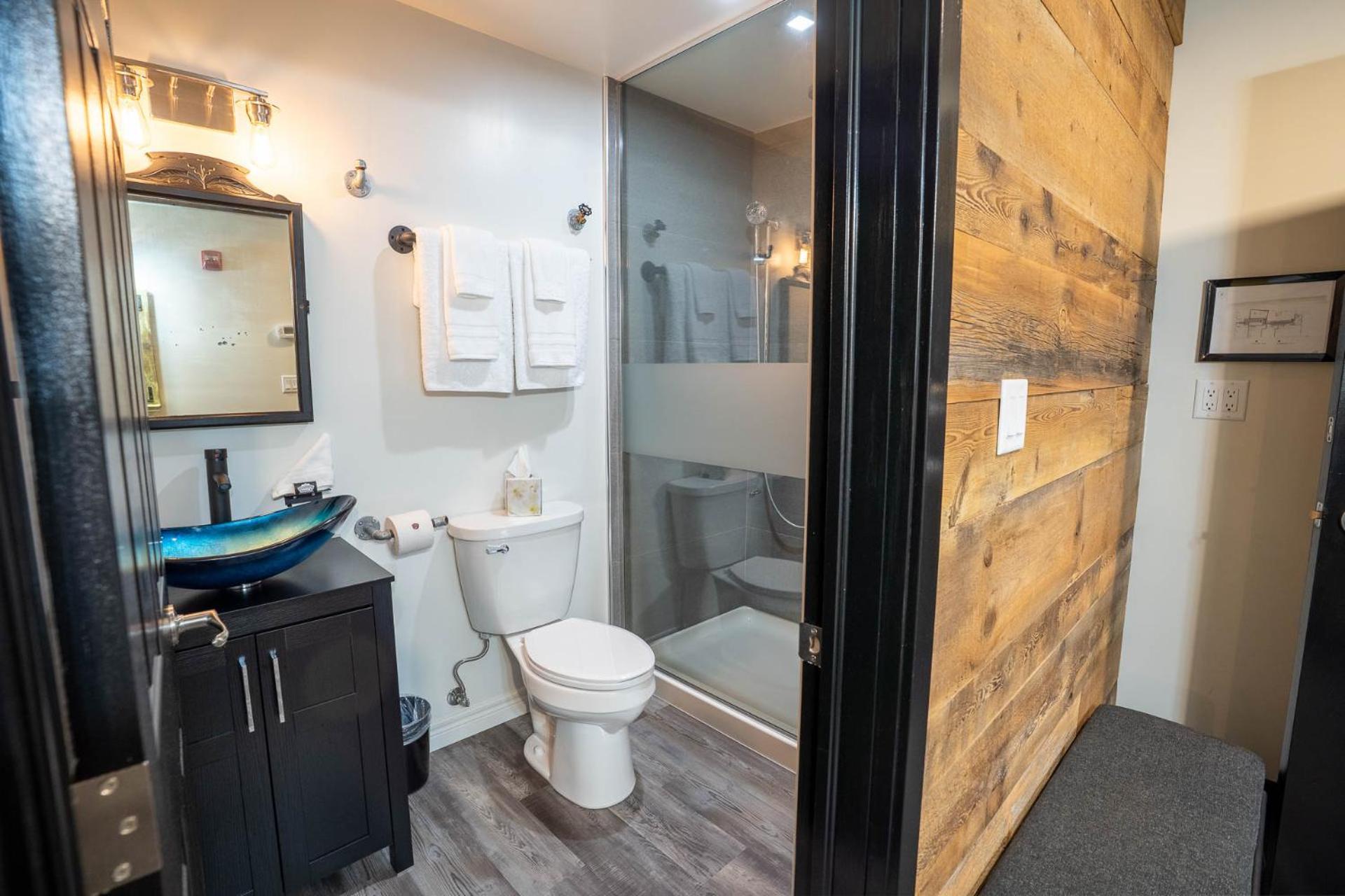 Heart & Hops Brewery Suites Kingsville Exteriör bild